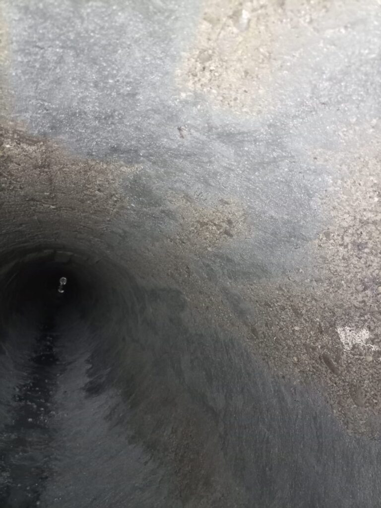 Zednická reprofilace betonové stoky DN 800 v Holešově